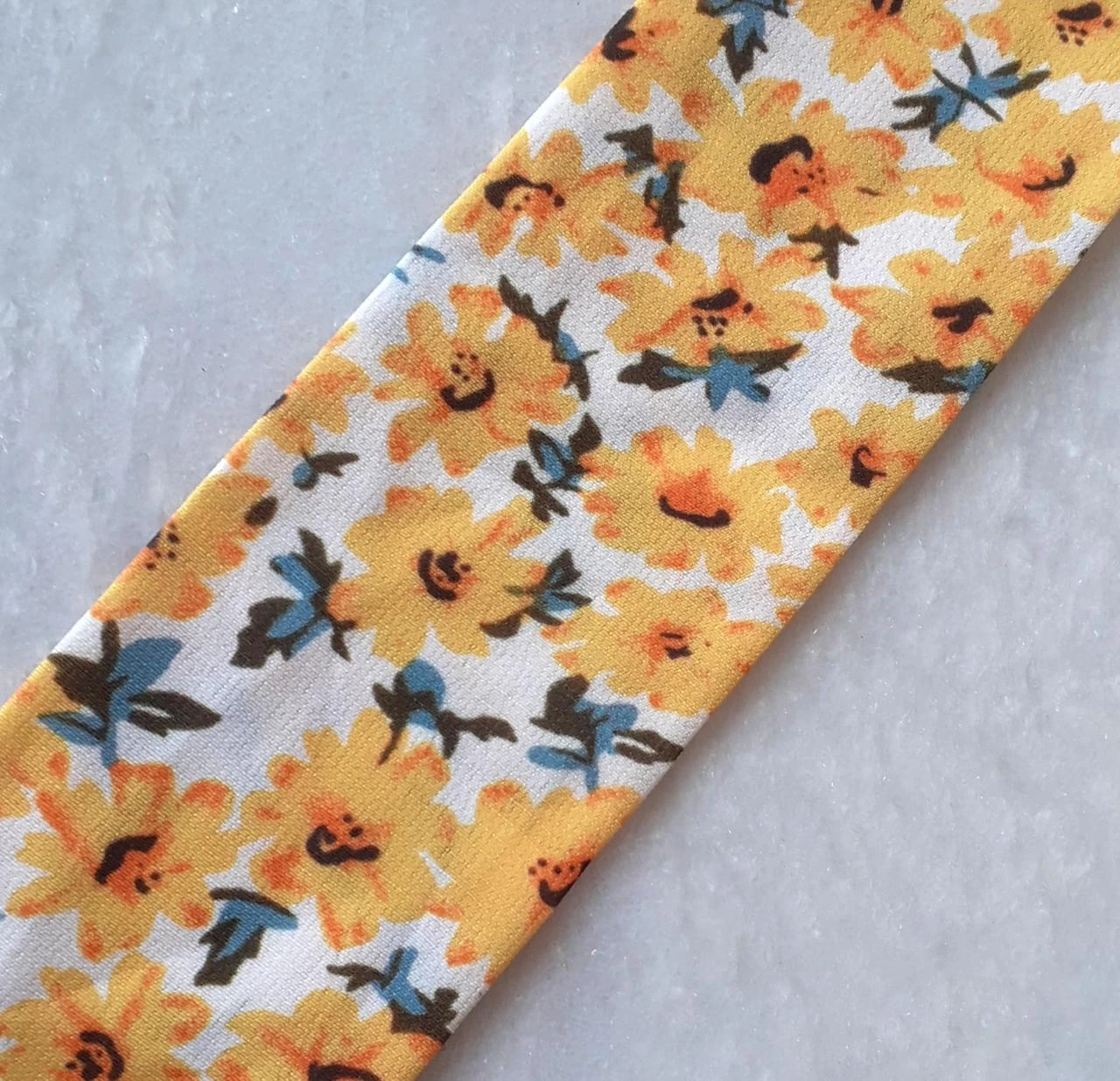 hair ribbon or scarf Lovisa yellow flowers – photo 3